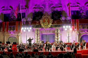 La Banda Sinfónica Municipal de Alicante realiza un pasacalles en Virgen del Remedio