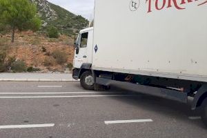 El PP reclama solucions a les queixes per falta d'accessos i aparcament en el polígon de Cabanes