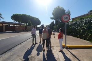 El Ayuntamiento de Elche pone en marcha las obras de asfaltado en la Vereda de San Vicente a petición de los vecinos