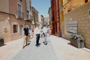 La Diputación de Alicante y el Ayuntamiento de Busot invierten 350.000 euros en la mejora de las calles del casco urbano y la urbanización Pisnella