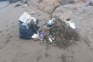 El PP exigeix en el Senat un pla de neteja de plàstics per al litoral