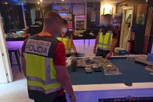 La Policía Nacional desmantela un club cannábico utilizado como punto de venta de sustancias estupefacientes en Alicante