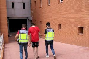 Detingut a València per oferir diners a xiquets de set anys a canvi que es despullaren