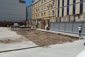 El primer hort urbà del Grau a València, cada vegada més a prop