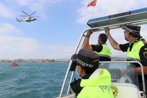 La playa de Almardà de Sagunt acoge un simulacro de accidente náutico en coordinación con socorristas municipales, la Policía Local de Playas y Salvamento Marítimo