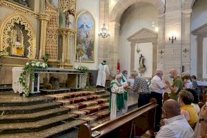 Sinarcas celebra con el cardenal Cañizares su ordenación sacerdotal hace 50 años en la parroquia de la localidad