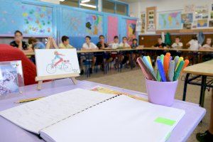 Conselleria d’Educació augmenta en 16,65 docents més i 78.766 euros la inversió per al nou curs a Paiporta