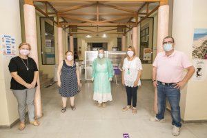 La campanya de prevenció del càncer de pell de l’AECC atén més de 40 persones durant la segona visita a Gandia
