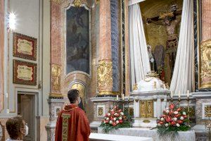 La parroquia San Pedro Apóstol de Paterna acoge cuatro misas en la fiesta del Santísimo Cristo de la Fe