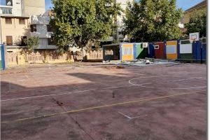Se retiran las viejas aulas prefabricadas del colegio Carrasquer mientras se ultima el acondicionamiento de las nuevas en Ciutat de Pamplona de Sueca