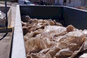 La EMTRE recoge casi 40.000 kilos de plásticos agrarios en l’Horta Nord en un mes