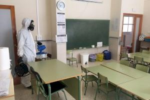 Les Coves de Vinromà afronta la tornada a l’escola complint la normativa vigent i incrementant el servei de neteja