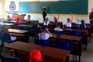 La Policía Nacional comienza su dispositivo de vigilancia en centros educativos y activa su Plan Director para el inicio del curso escolar