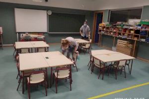 Vila-real refuerza la limpieza en los colegios con más personal y horarios para garantizar la seguridad por la COVID-19