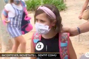 Una xiqueta valenciana es fa viral pel seu missatge sobre les màscares: “Millor això que morir”