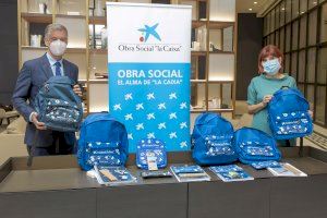 CaixaBank reparte 10.984 kits escolares entre hogares vulnerables de la Comunitat