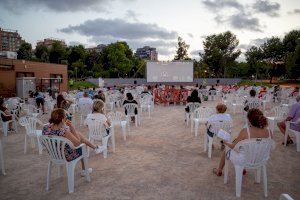 Éxito del Cine de Verano en Mislata, con gran aceptación del público y sin incidencias