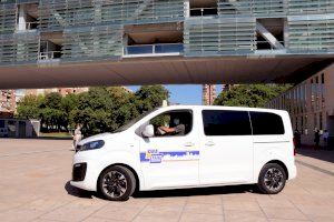 Benidorm amplía su flota de vehículos con un nuevo taxi de 7 plazas