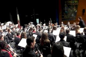 La Banda de Burriana torna la música als carrers de la ciutat