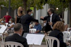 El president de la Diputació Provincial assisteix al concert homenatge a les víctimes de la Covid-19 organitzat per l'Ajuntament de Castelló
