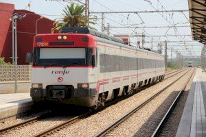 Universitarios de Castellón reclaman más trenes regionales que conecten el norte de la provincia con Valencia