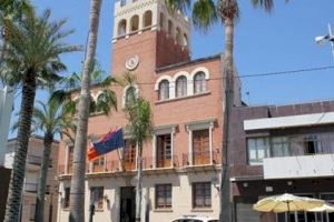 El Ayuntamiento de Alcàsser alquila una nave para almacenar los monumentos falleros