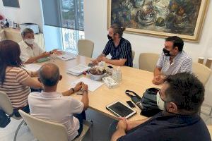 Mari Carmen Sánchez empieza una ronda de reuniones con las asociaciones LGTBI de Alicante para presentarles el plan de acción del área