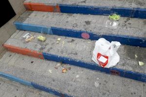 Compromís denuncia la falta de neteja i manteniment al carrer Sant Vicent