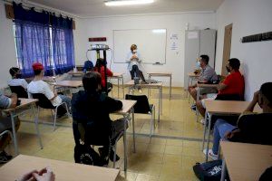 Arranques els cursos de PFCB de tèxtil i mècanica de la Mancomunitat Camp de Túria