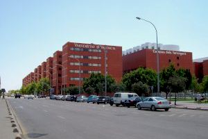 Més del 84 % de les persones titulades en màsters oficials de la Universitat de València troba ocupació