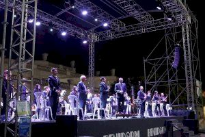 La Unión Musical lleva la música festera al Parque de l’Aigüera