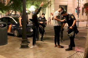 Alacant salda el cap de setmana amb 120 denúncies i 10 detinguts
