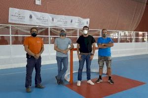 El Ayuntamiento de Oropesa finaliza las obras de remodelación de la pista de hockey del polideportivo