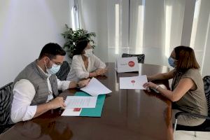 L'Ajuntament de Vilamarxant i Fundación Integra signen un acord per a ajudar dones en situació vulnerable a obtindre ocupació