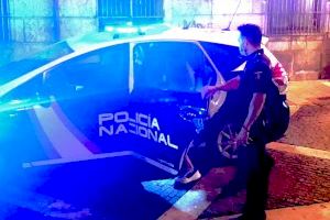 La Policía Nacional ha detenido a dos personas que se dedicaban a la sustracción de teléfonos móviles en Alicante
