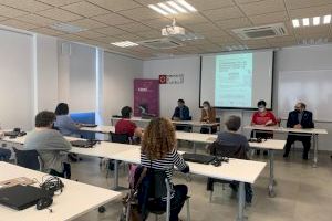 Diputació i Generalitat s’alien per a acabar amb la bretxa digital de gènere a l’interior de Castelló