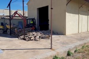 La Generalitat inicia las obras de rehabilitación de las estructuras, cubiertas y fachadas de los edificios de los antiguos talleres de FGV en Torrent