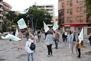 Manifestació contra una macrogranja per a 150.000 pollastres a la Vall d'Uixó