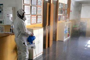 El Ayuntamiento de Aspe sigue con su programación de desinfección de los Centros Escolares