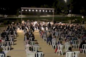 La SM La Nova abre la programación del ‘9 d’octubre’ con música valenciana y tradicional