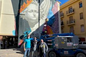 El Més Que Murs arriba a l'equador de l'edició de 2020 amb el mural que l'artista Kraser ha pintat a Sagunt