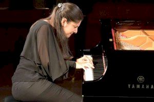 La pianista rusa Fátima Dzusova, ganadora del primer Premio Iturbi 2017, en concierto. Autor: Palau de la Música
