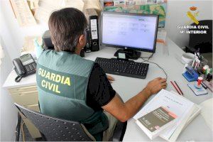 La Guardia Civil destapa una estafa de más de 50.000 euros a través de venta de permisos de conducir falsos