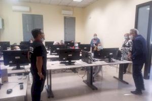 Manises lanza un curso de ofimática para personas migradas a través de su oficina PANGEA