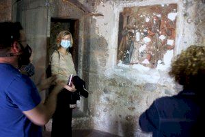 Los trabajos de restauración descubren un singular mural de la Sagrada Familia de María en el Fadrí