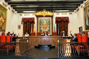 El pleno del Ayuntamiento de Elche muestra por amplia mayoría su adhesión a la Monarquía y a la figura del Rey