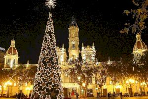 El Ayuntamiento de València consolida la inversión en iluminación y ornamentación navideñas para contribuir a la dinamización social y económica de barrios y pueblos