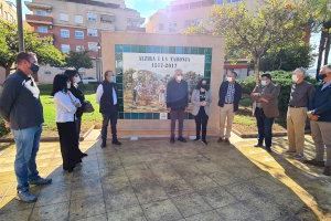 Patrimoni Cultural instal·la el tercer panell commemoratiu del cultiu de la taronja a Alzira en la plaça Corbeil Essonnes