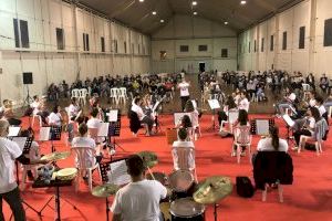 La banda joven de Oropesa del Mar sube el telón de la primera edición del festival MICO