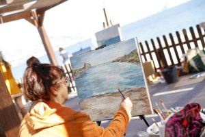 Una treintena de artistas participan en el X Encuentro de Pintores en la playa del Racó de l’Albir
